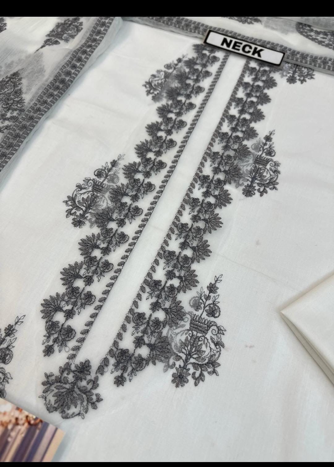 Bareeze Lawn Wear 5423