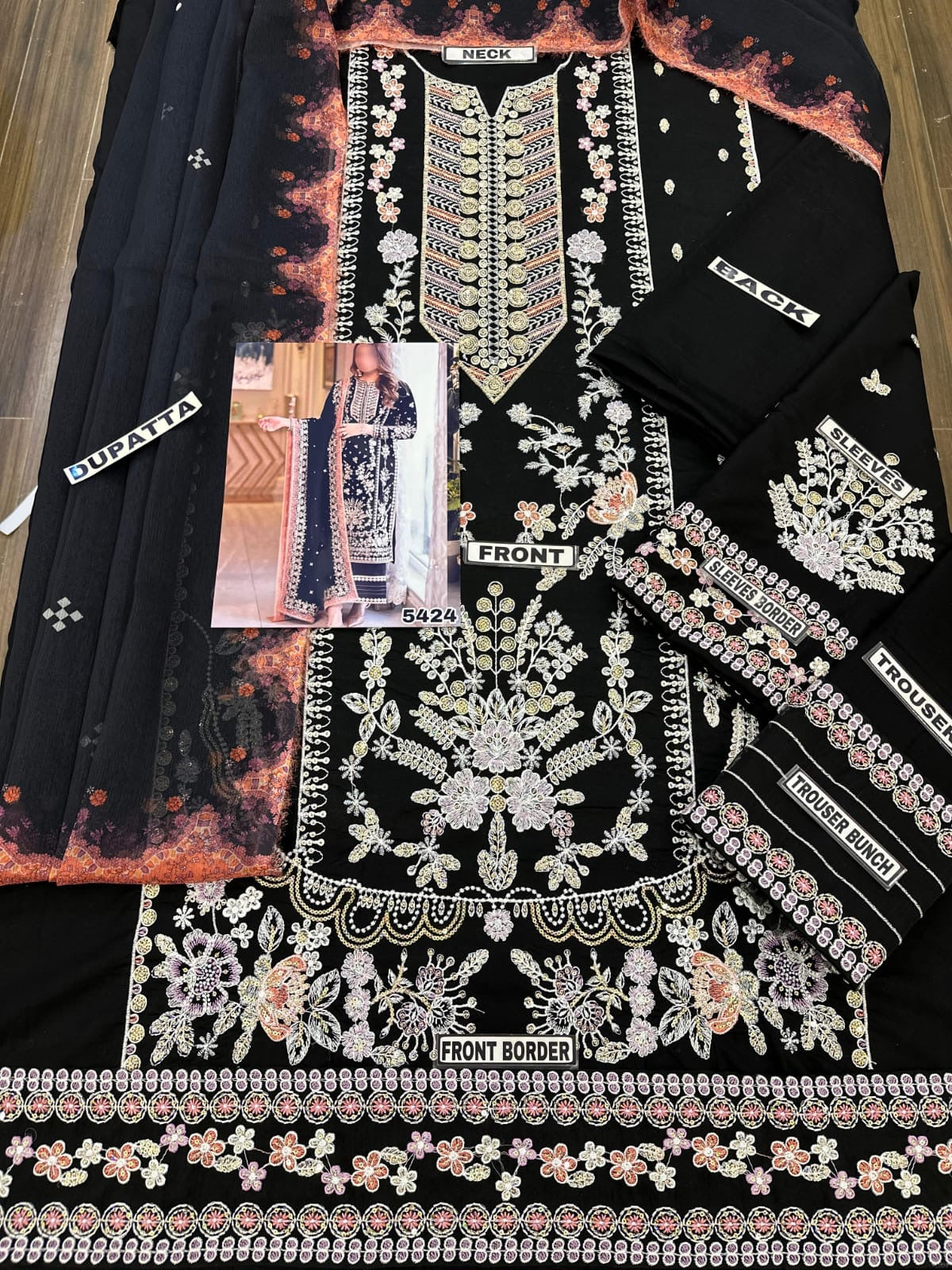Aneelas Lawn Wear 5424