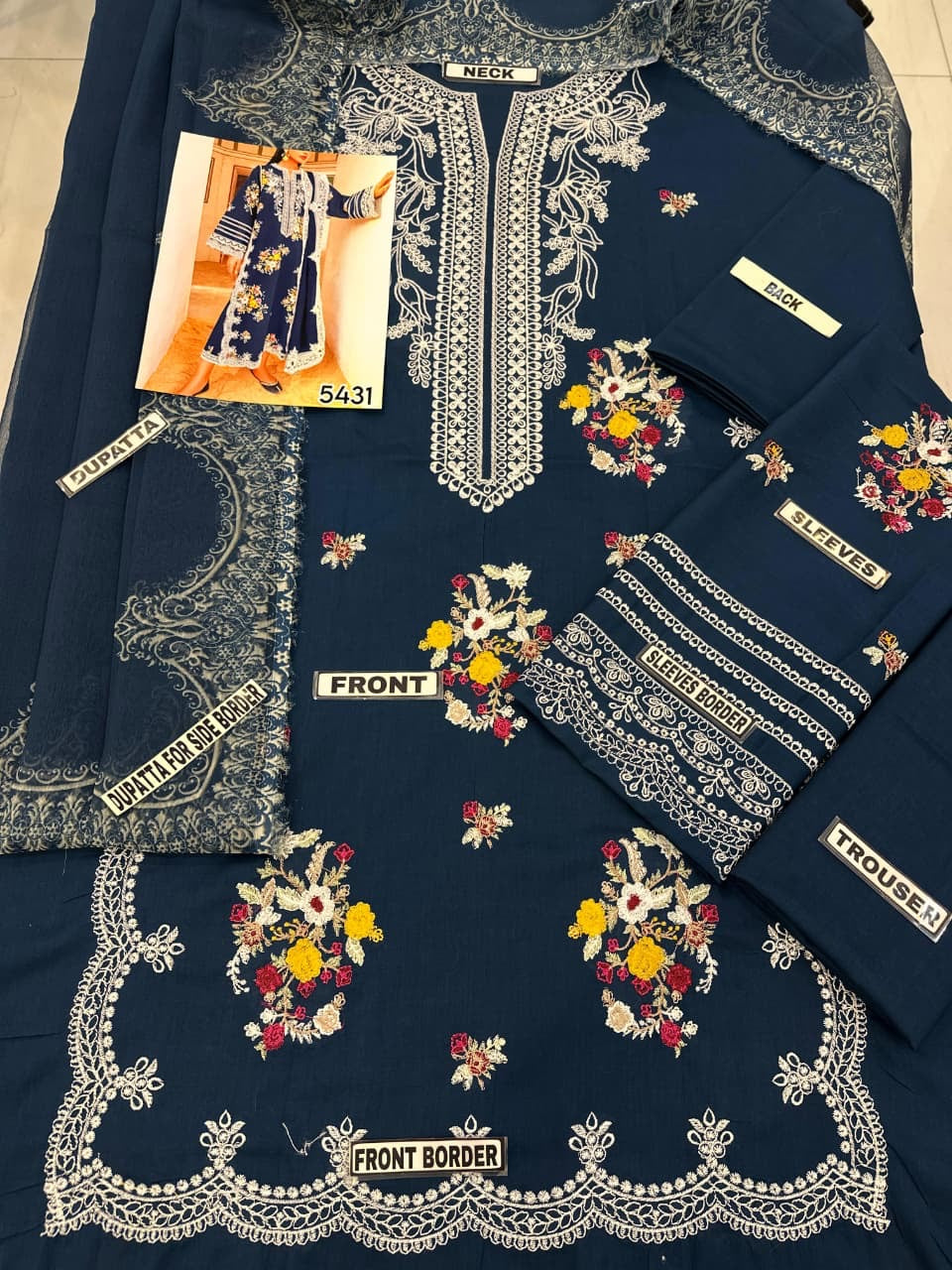 Crimson Lawn Wear 5431