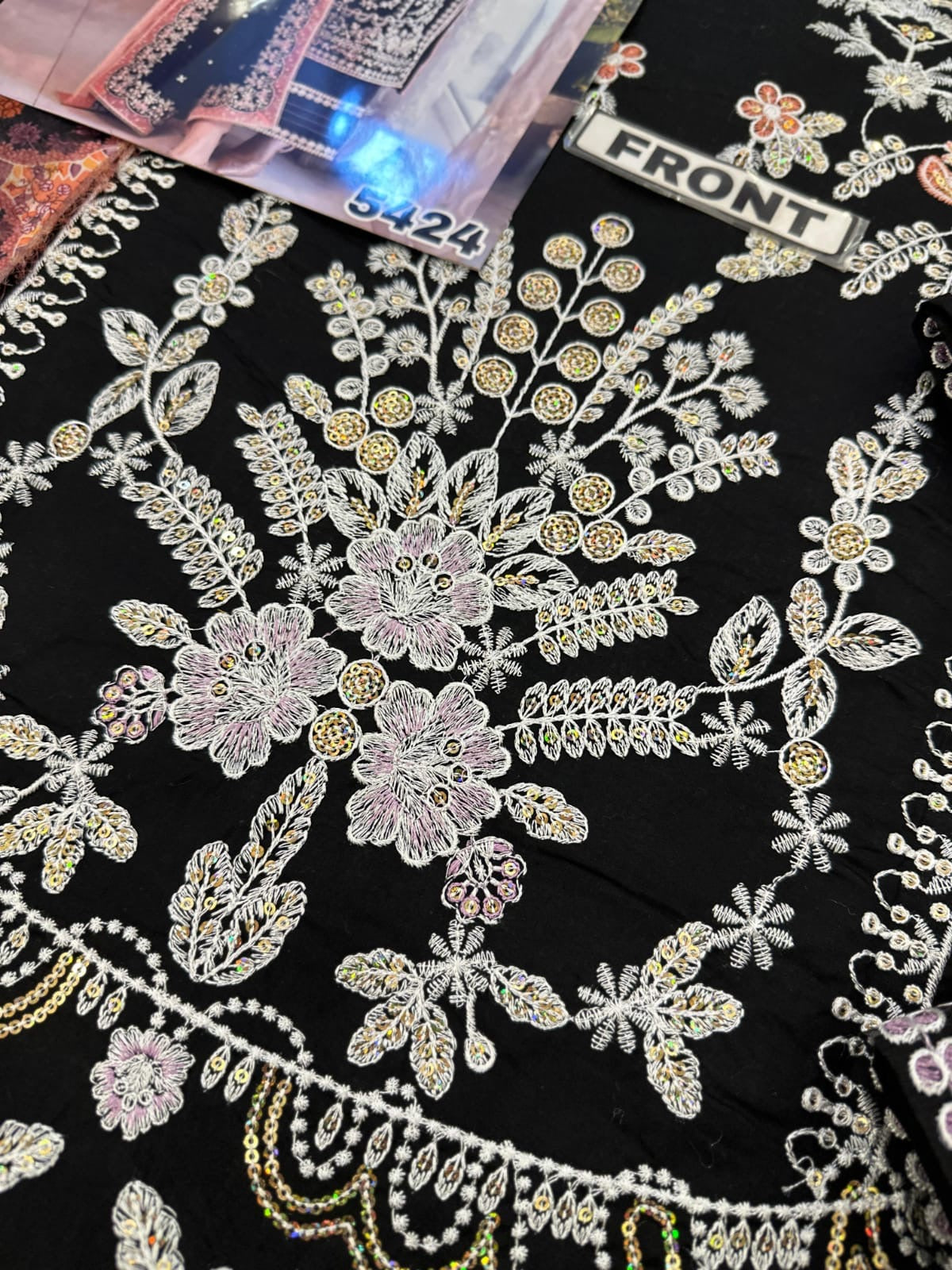 Aneelas Lawn Wear 5424