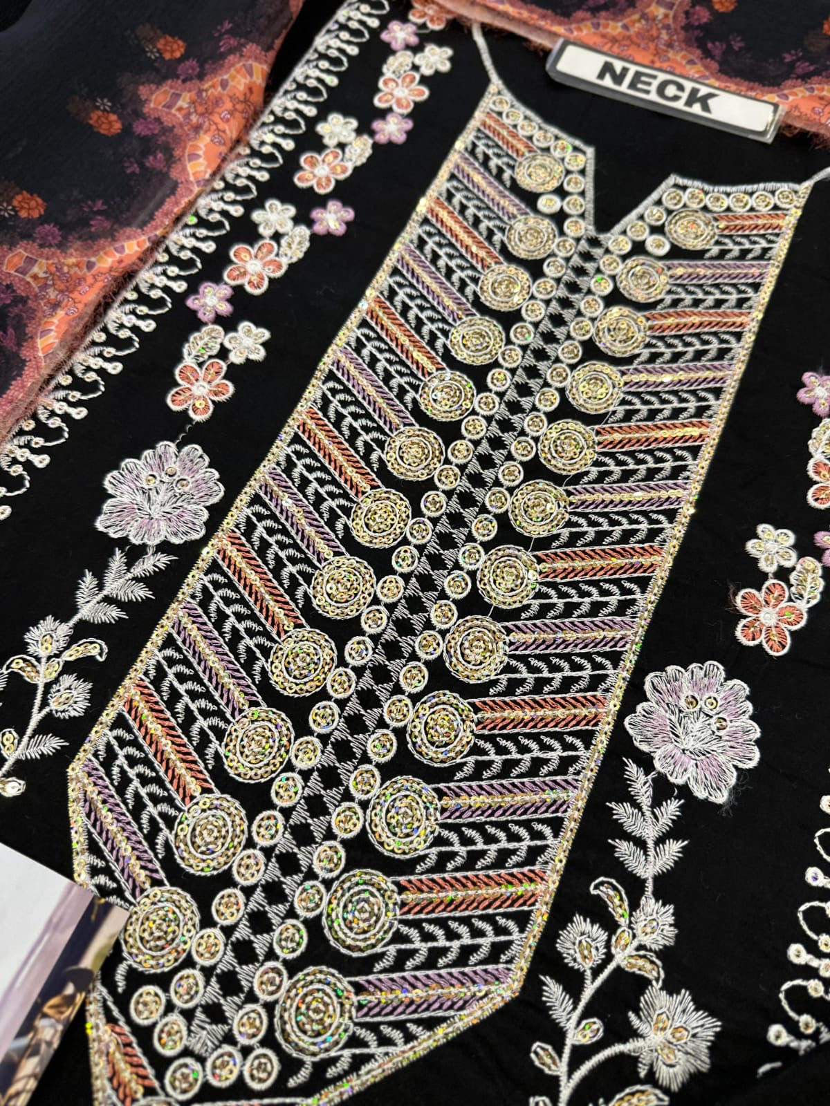 Aneelas Lawn Wear 5424
